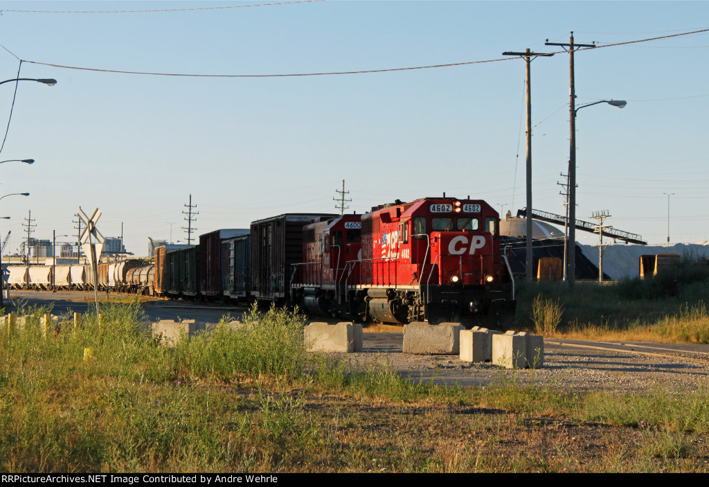 CP 4602 switches Jones Island on a still-cloudless evening